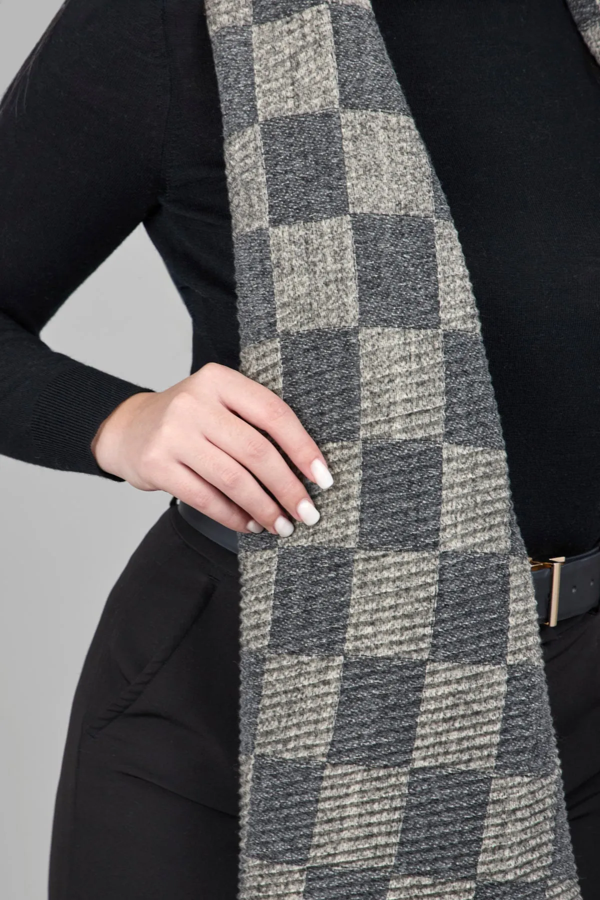 Crinkled Checkered Scarf